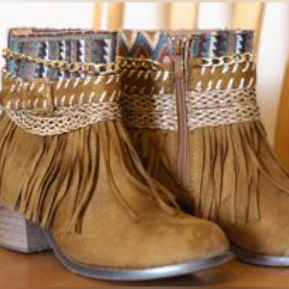 CLAUDIA* fringed boho western side zip chain buckled block heel faux suede boots